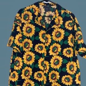 Men’s Floral Hawaiian-style Button-down — Large